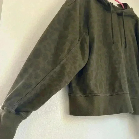 Nike Women's Dri-FIT Get Fit Leopard Print Pullover Hoodie - XS - Picture 2 of 6